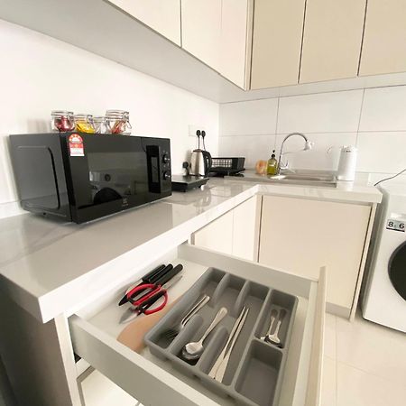Highpark Suites Kelana Jaya, Petaling Jaya By Sleepy Bear Exterior photo